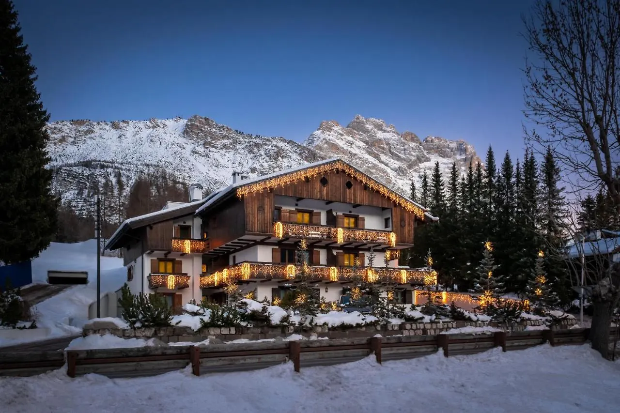 Hotel Lajadira & Spa Cortina d'Ampezzo 4*,