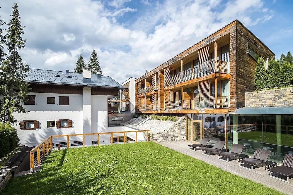 Hotel Lajadira & Spa Cortina d'Ampezzo 4*,  Italy