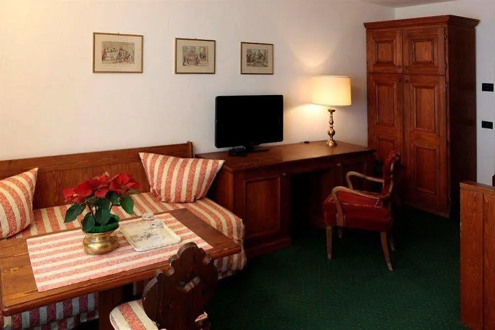Hotel Lajadira & Spa Cortina d'Ampezzo 4*,